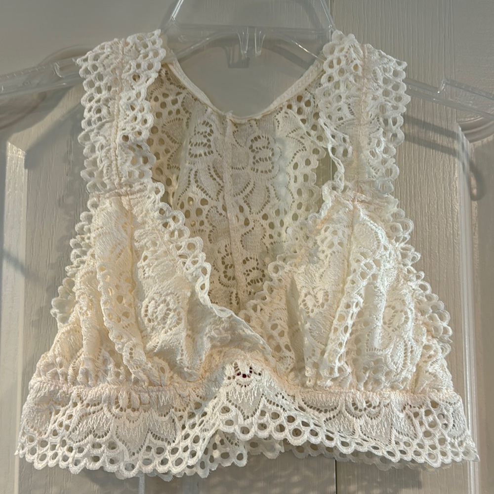 Cream Lace High Neck Sleeveless bra